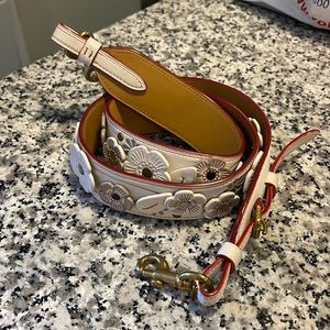 Coach flower off white/beige/red leather bag shoulder strap